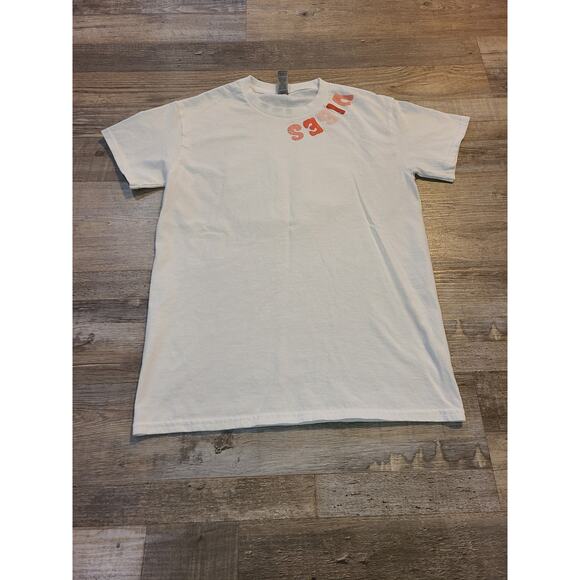 Gildan small women's graphic white tee - Picture 1 of 8